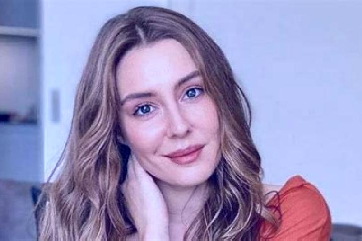 Stella, 35 — Escort in Gencek, Turkey