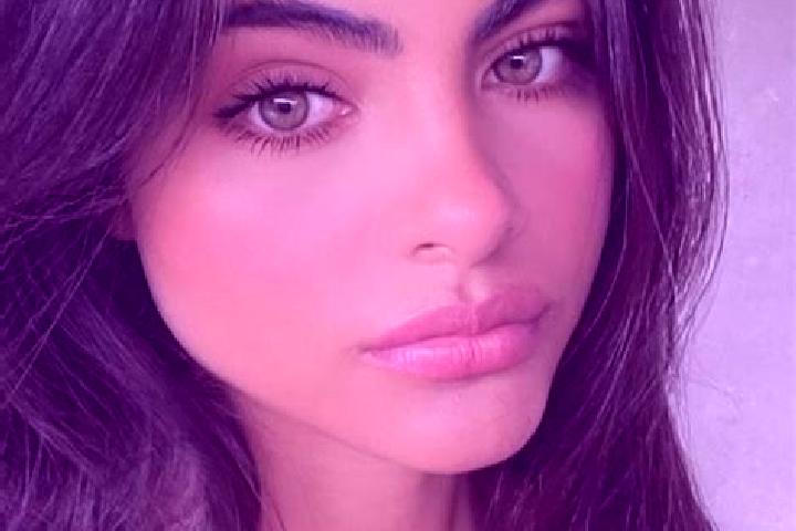 Stella, 36, a chestnut dark-eyed latina companion based in Las Monicas. Offering A-Level, Massage, Striptease. Available for incall and outcall, overnight bo...
