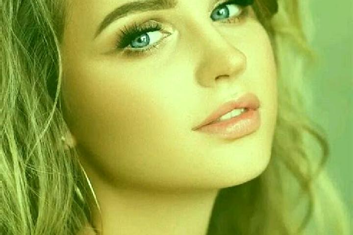 Stella, 36, a dark blonde blue-eyed mediterranean companion based in Canhotinho. Offering Massage, A-Level, Couples. Available for incall and outcall, day an...