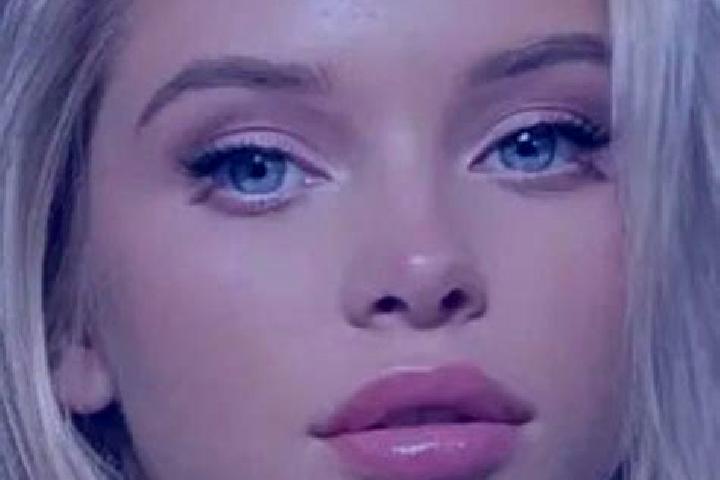 Stella, 36, a dark blonde blue-eyed middle eastern companion based in Molise. Offering GFE, Couples, CIM, Roleplay. Available for incall and outcall, overnig...