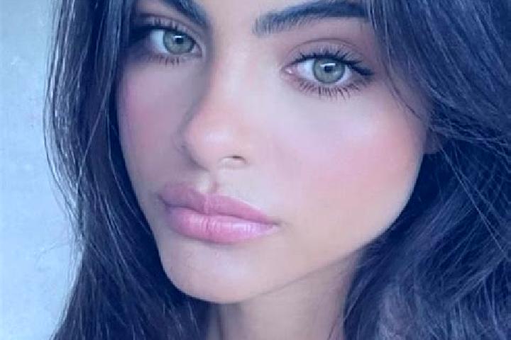Stella, 36, a dark blonde grey-eyed indian companion based in El Nuevo Manantial. Offering CIM, OWO, Roleplay, Deep French Kissing. Available for incall and ...