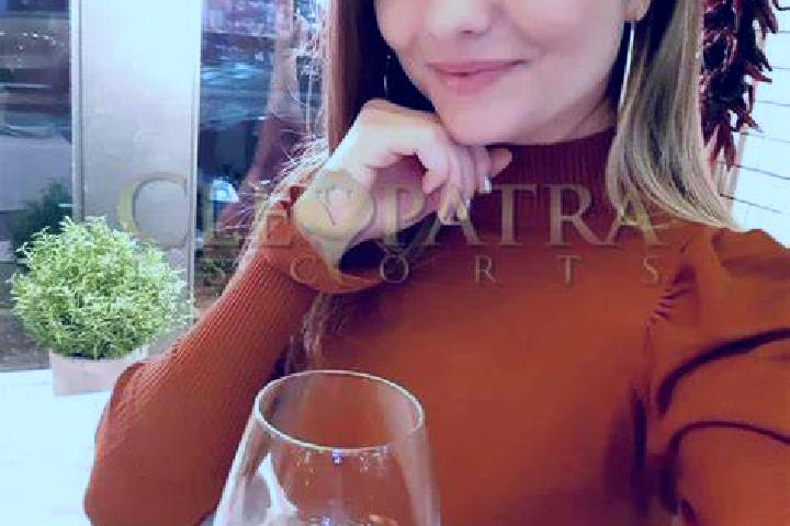 Stella, 37, a auburn hazel-eyed mediterranean companion based in Pauoa. Offering Massage, Dinner Date, OWO, Party Girl, Striptease. Available for incall and ...