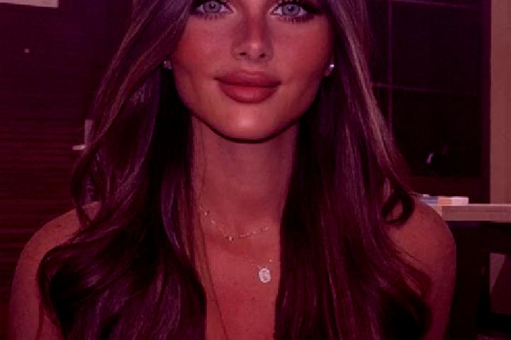 Stella, 37, a brunette dark-eyed mixed companion based in Ayr. Offering Overnight, Tantra, Prostate Massage. Available for incall and outcall, day and evenin...