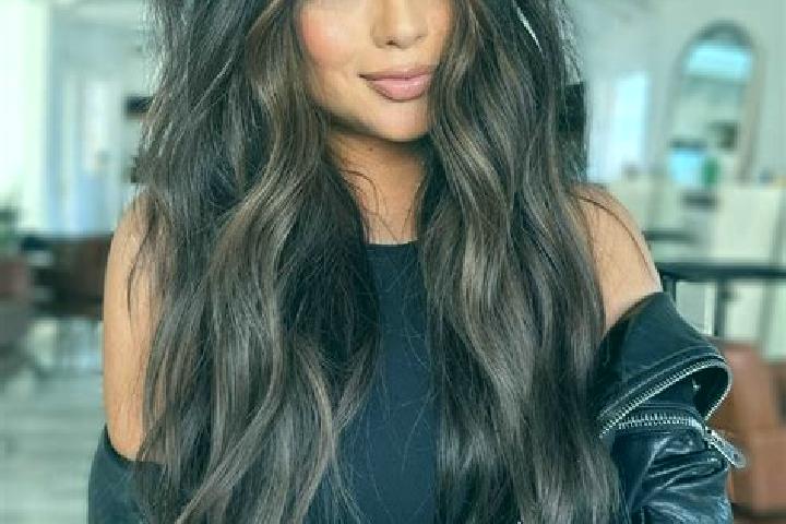 Stella, 37, a brunette dark-eyed mixed companion based in Bidart. Offering Dinner Date, GFE. Available for incall and outcall, day and evening dates.