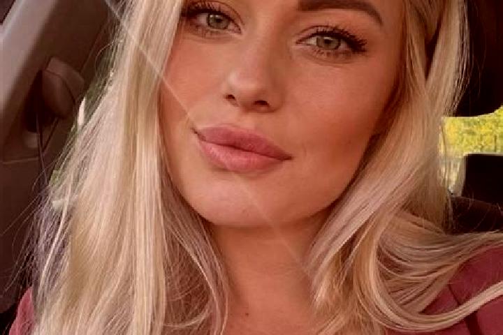Stella, 38, a blonde hazel-eyed caribbean companion based in Gazojak. Offering Travel Companion, Dinner Date, Fetish, OWO, Prostate Massage. Available for in...