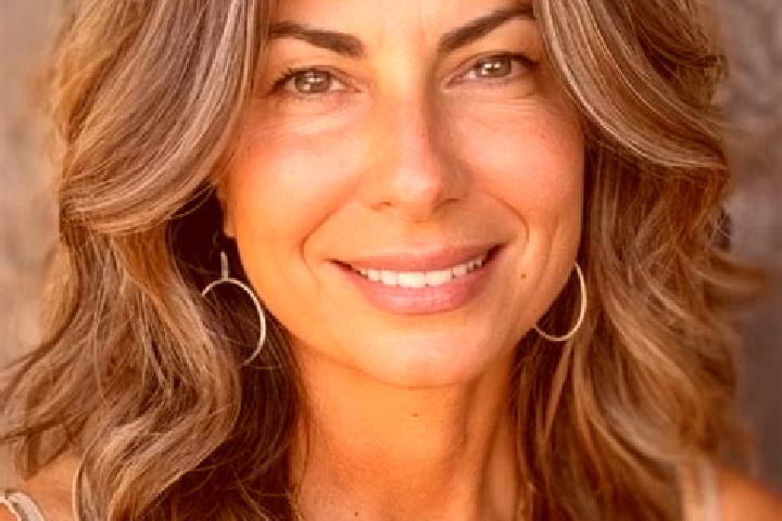 Stella, 38, a brunette grey-eyed middle eastern companion based in Yitang. Offering Duos, Erotic Massage, Girlfriend Experience. Available for incall and out...