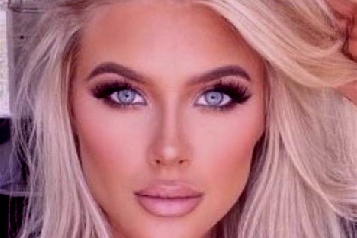 Stella, 38, a platinum blonde grey-eyed mixed companion based in Malhiao. Offering Duos, Roleplay, OWO, GFE. Available for incall and outcall, day and evenin...