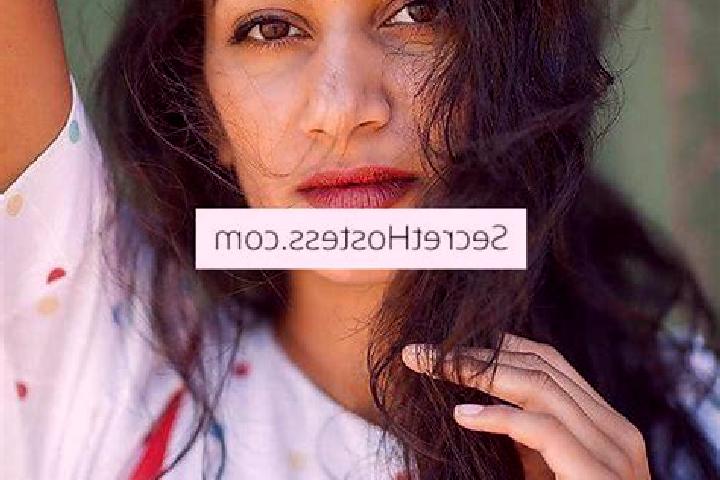Stella, 38, a red amber-eyed indian companion based in Beoley. Offering Deep French Kissing, Prostate Massage, Travel Companion, Dinner Date, Erotic Massage....