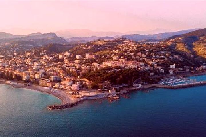 Stella, 38 — Escort in Bordighera, Italy