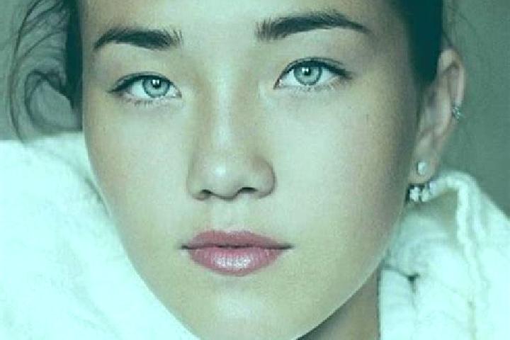Stella, 39, a chestnut amber-eyed caucasian companion based in Asika. Offering GFE, Party Girl, CIM, Massage, Dinner Date. Available for incall and outcall, ...