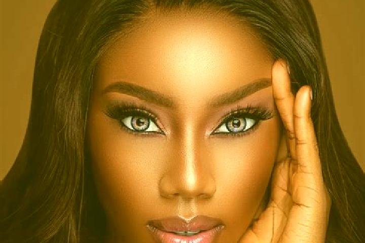 Stella, 39, a red blue-eyed ebony companion based in Semussac. Offering Duos, Domination, 69. Available for incall and outcall, day and evening dates.