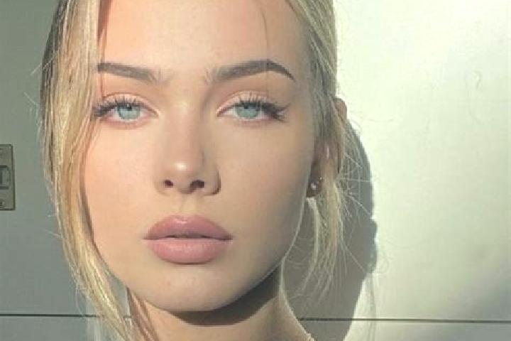 Stella, 39, a red grey-eyed european companion based in El Carmen. Offering Massage, GFE, Roleplay, Couples. Available for incall and outcall, overnight book...