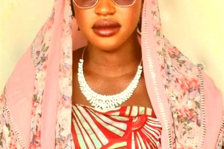 Stella, 39 — Escort in Komsilga, Burkina Faso
