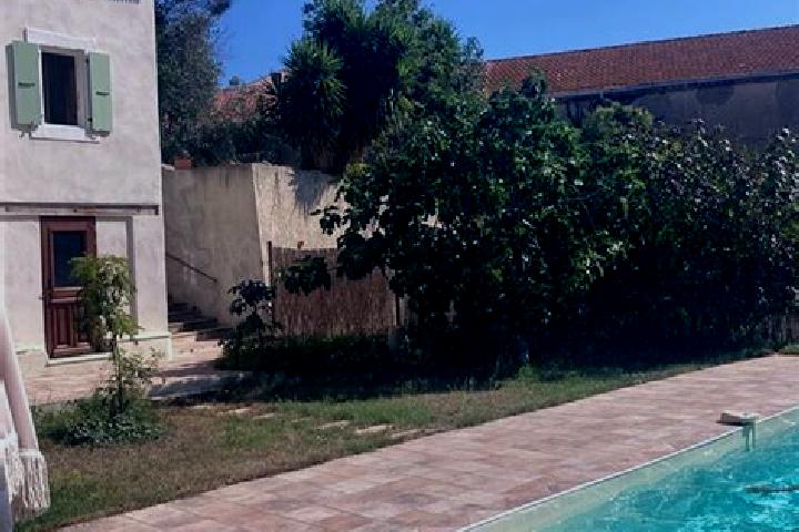 Stella, 39 — Escort in Ouveillan, France