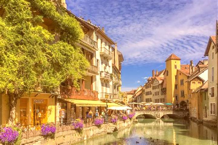 Victoria, 20 — Escort in Claveyson, France