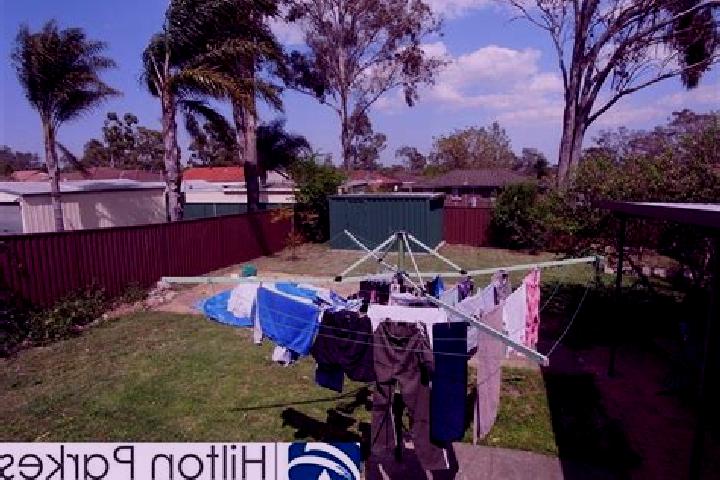 Victoria, 20 — Escort in Dean Park, Australia