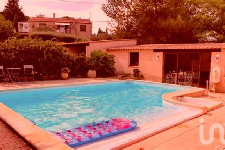 Victoria, 20 — Escort in Gallargues-le-Montueux, France