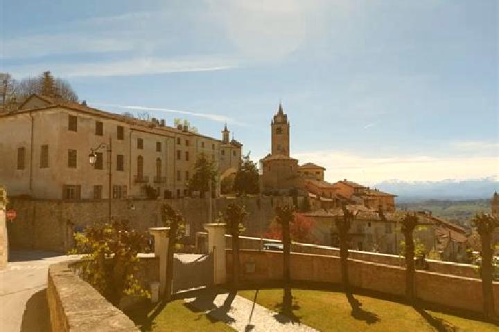 Victoria, 20 — Escort in Montaldo Scarampi, Italy