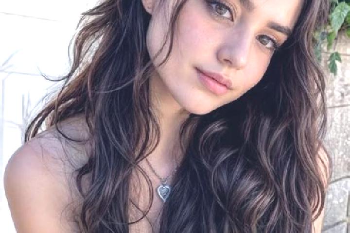 Victoria, 21, a brunette hazel-eyed middle eastern companion based in Alsoszentmarton. Offering Overnight, Girlfriend Experience, Domination, 69. Available f...