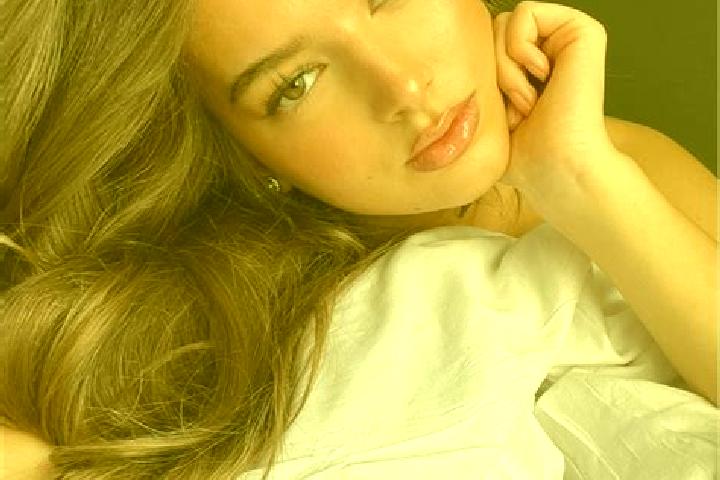 Victoria, 21, a chestnut hazel-eyed mixed companion based in George Town. Offering Travel Companion, Girlfriend Experience, Overnight, OWO, Tantra. Available...