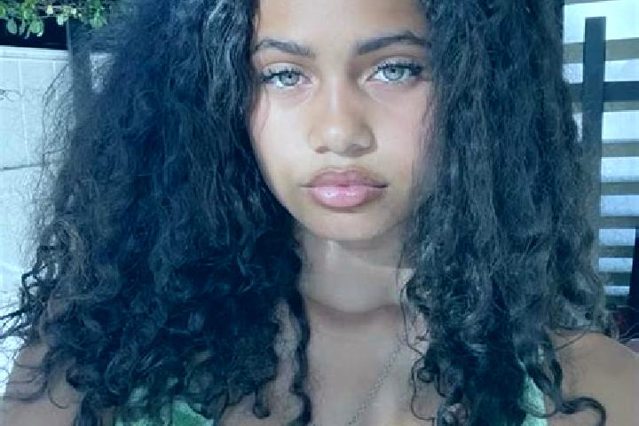 Victoria, 21, a red green-eyed mixed companion based in Sommacampagna. Offering Couples, 69, CIM, BDSM. Available for incall and outcall, day and evening dates.