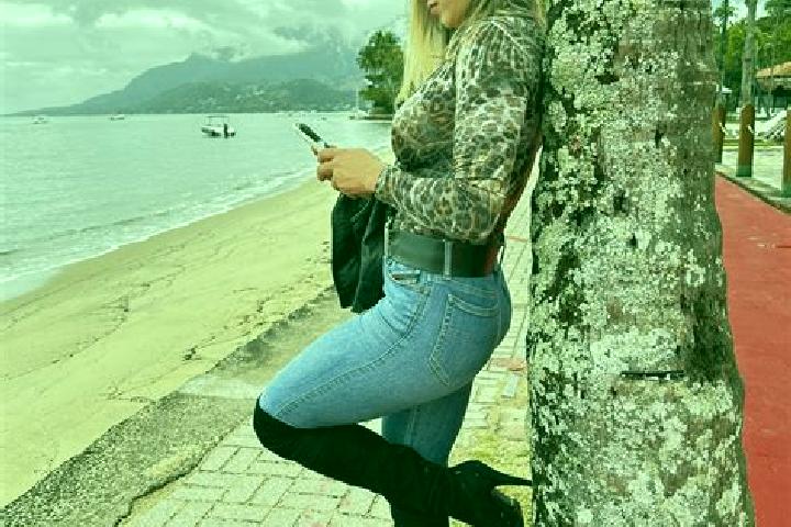 Victoria, 21 — Escort in Major Sales, Brazil
