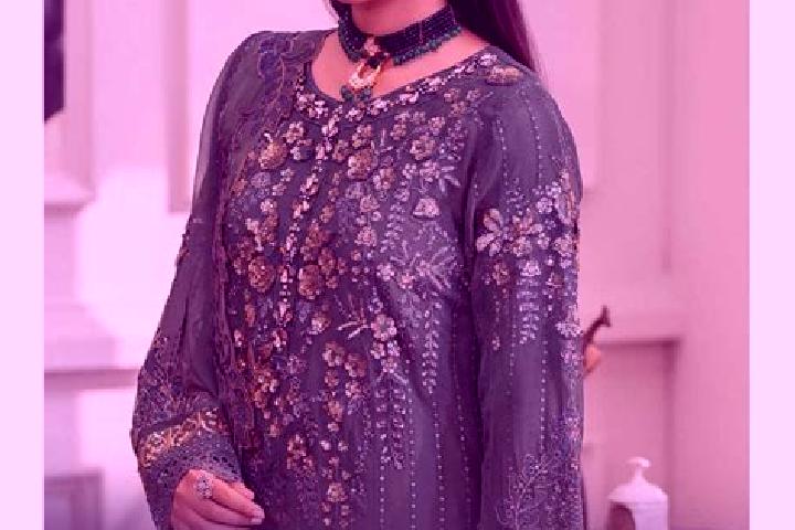 Victoria, 21 — Escort in Nazir Town, Pakistan