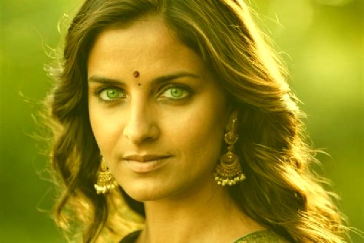 Victoria, 22, a red green-eyed indian companion based in Quedian. Offering Girlfriend Experience, Massage, Dinner Date. Available for incall and outcall, day...