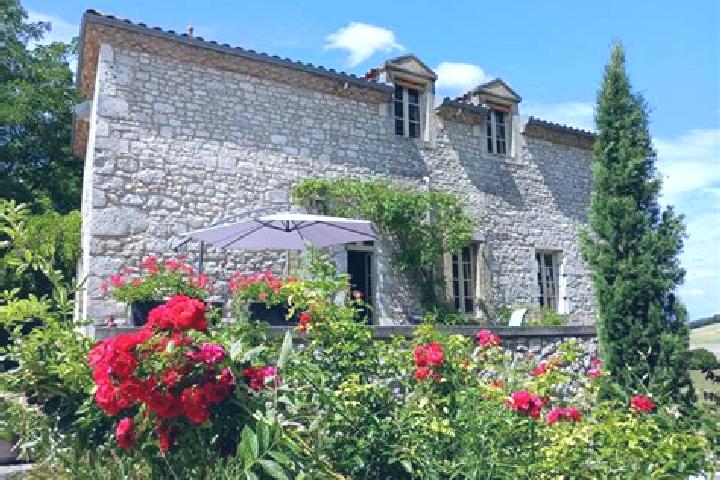 Victoria, 22 — Escort in Gael, France