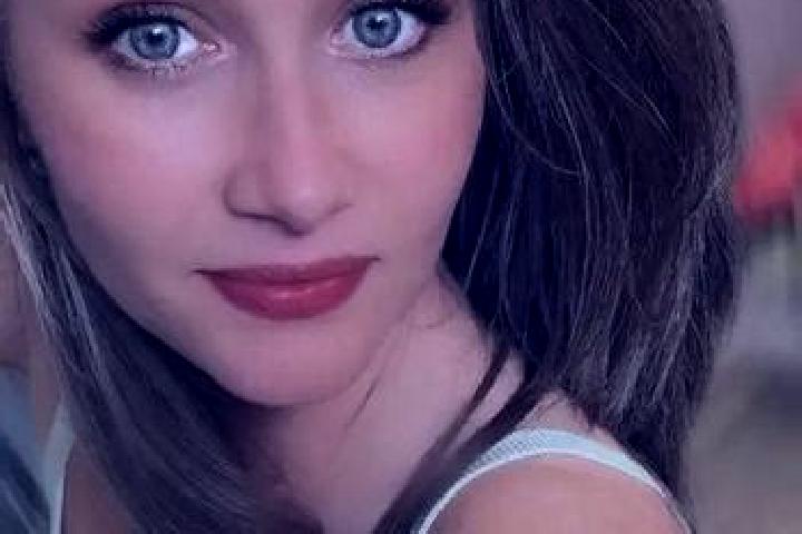 Victoria, 22 — Escort in Greensboro, United States