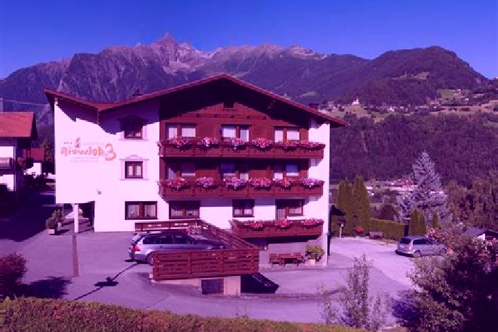 Victoria, 22 — Escort in Sautens, Austria