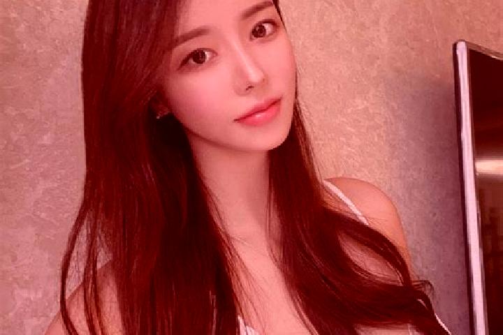 Victoria, 22 — Escort in Yaoshui, China