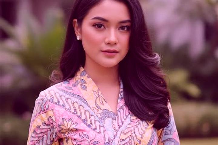 Victoria, 23 — Escort in Modis, Indonesia