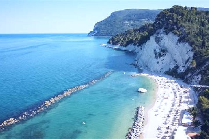 Victoria, 23 — Escort in Mosciano Sant Angelo, Italy