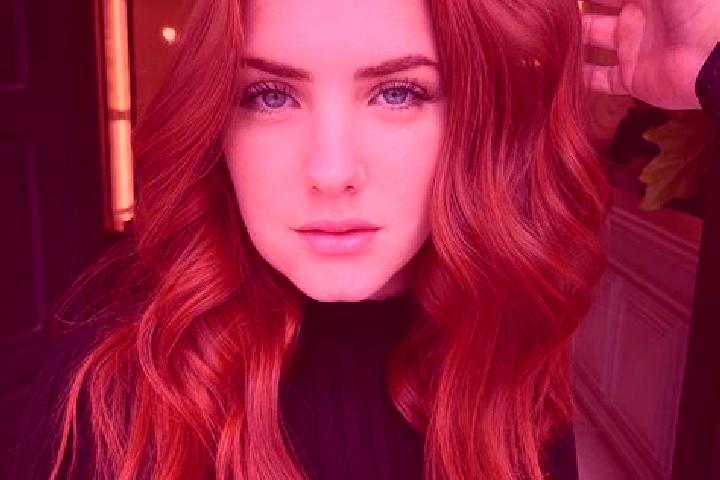 Victoria, 24, a auburn blue-eyed indian companion based in Coata. Offering Dinner Date, OWO, Deep French Kissing. Available for incall and outcall, overnight...