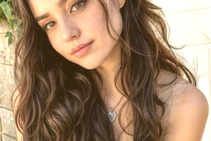 Victoria, 24, a auburn hazel-eyed middle eastern companion based in Ojite Rancho Nuevo. Offering Fetish, Erotic Massage, Couples. Available for incall and ou...
