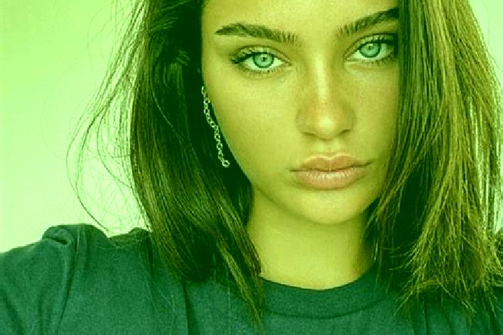 Victoria, 24, a brunette dark-eyed european companion based in Aurilandia. Offering OWO, A-Level, CIM, Dinner Date. Available for incall and outcall, overnig...
