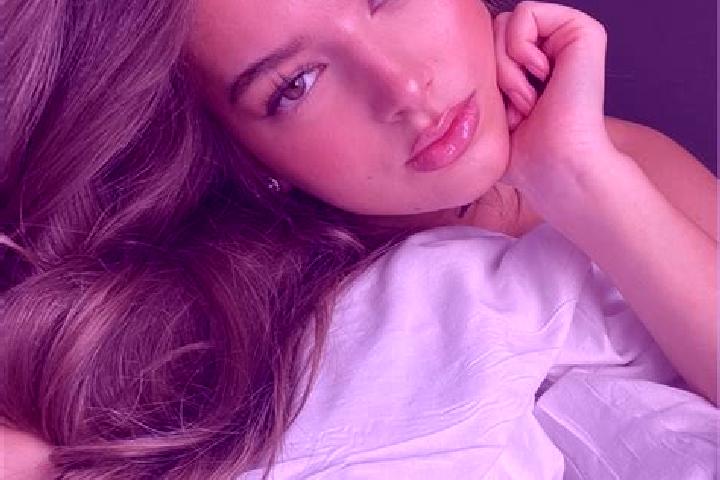Victoria, 24, a chestnut hazel-eyed slavic companion based in Goleniowy. Offering Couples, Duos, OWO. Available for incall and outcall, day and evening dates.