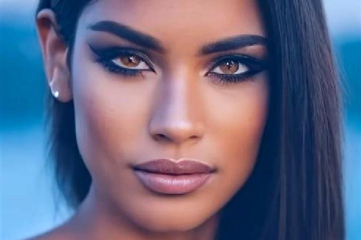 Victoria, 25, a black brown-eyed latina companion based in Torresmenudas. Offering Girlfriend Experience, Massage, 69. Available for incall and outcall, day ...