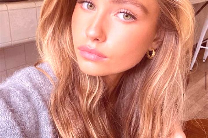Victoria, 25, a blonde hazel-eyed asian companion based in Mociu. Offering Couples, Erotic Massage, Deep French Kissing, BDSM, A-Level. Available for incall ...