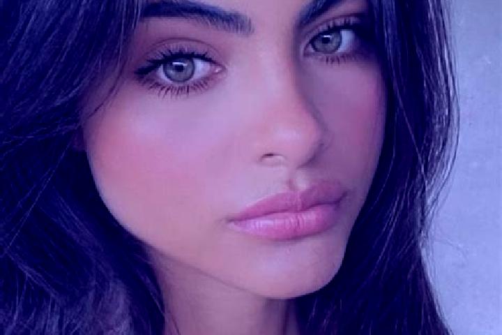 Victoria, 25, a brunette dark-eyed indian companion based in Muddanuru. Offering Fetish, Couples, Striptease. Available for incall and outcall, day and eveni...