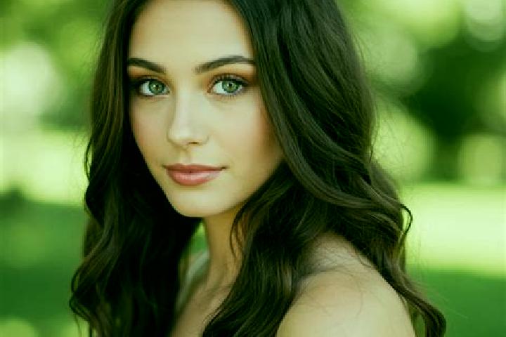 Victoria, 25, a dark blonde hazel-eyed slavic companion based in Pereira. Offering Party Girl, Couples, Girlfriend Experience. Available for incall and outca...