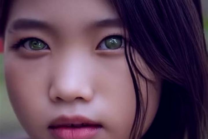 Victoria, 25, a red green-eyed asian companion based in Devitsa. Offering BDSM, Fetish, Couples, Travel Companion, OWO. Available for incall and outcall, ove...