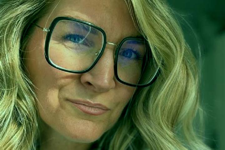 Victoria, 25 — Escort in Strahlungen, Germany