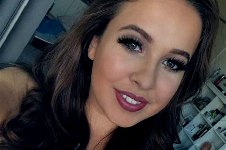 Victoria, 26, a auburn amber-eyed european companion based in Menora. Offering Girlfriend Experience, Striptease, GFE, Fetish. Available for incall and outca...
