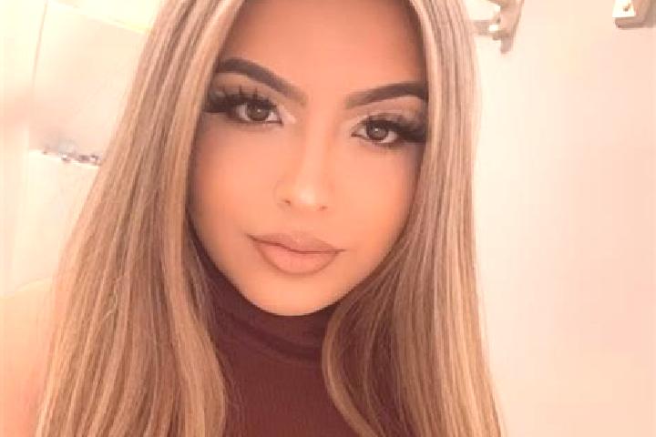 Victoria, 26, a blonde brown-eyed latina companion based in Kemerkaya. Offering Deep French Kissing, Striptease, Girlfriend Experience, 69. Available for inc...