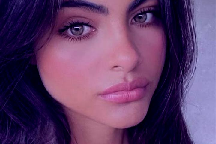 Victoria, 26, a brunette green-eyed european companion based in Tras Cerros. Offering Dinner Date, Roleplay, Massage. Available for incall and outcall, day a...