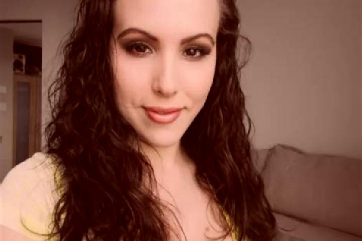 Victoria, 27, a auburn amber-eyed indian companion based in Ybbs an der Donau. Offering Tantra, Dinner Date, Domination, CIM. Available for incall and outcal...