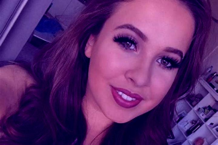 Victoria, 27, a red brown-eyed european companion based in Caluire-et-Cuire. Offering Erotic Massage, GFE, Couples. Available for incall and outcall, day and...