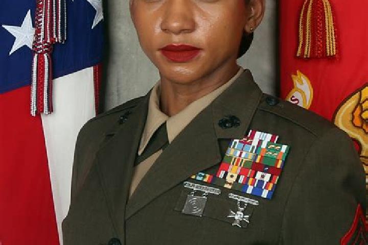 Victoria, 27 — Escort in Camp H.M. Smith, United States